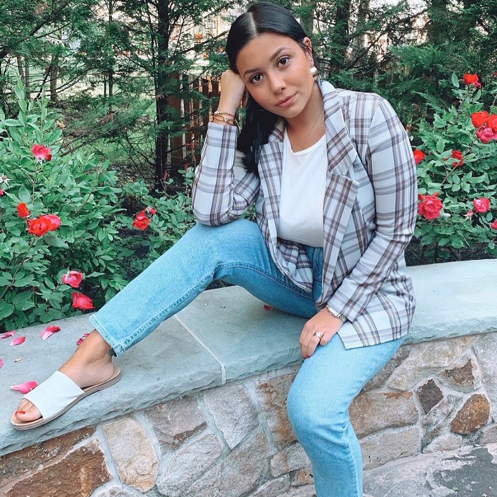 Meet your Posher, Juliana